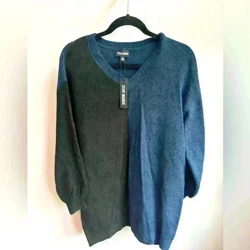 Steve Madden Oversized V Neck Color Block Sweater Size Small Black & Blue NWT